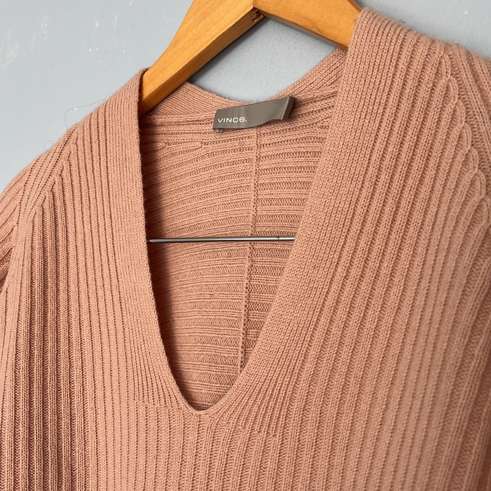 Vince V Neck Ribbed Soft Raglan Wool Cashmere Blend Creamy Pale Pink Sweater - Picture 4 of 8